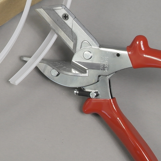 Scissors for cutting covers KNIPEX